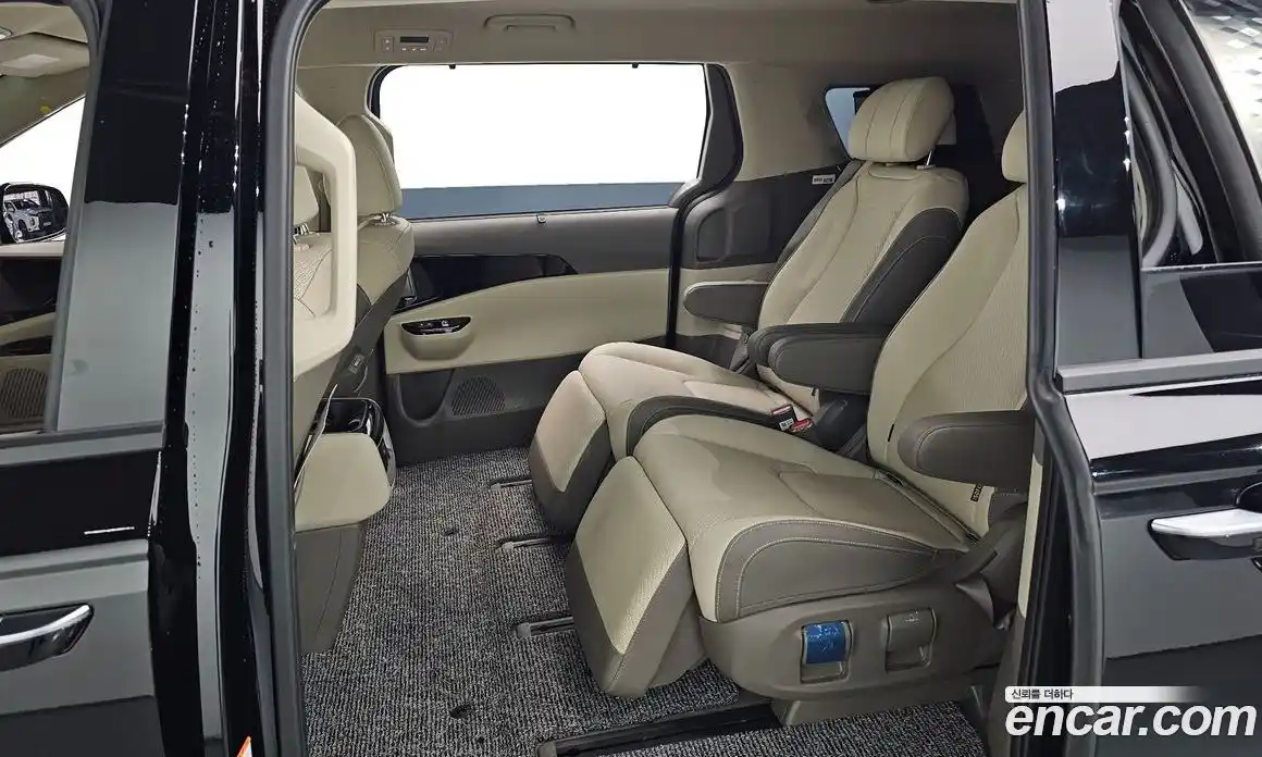 Kia Canival 2023 2.2 Автомат в Москве № 115525, фото 4