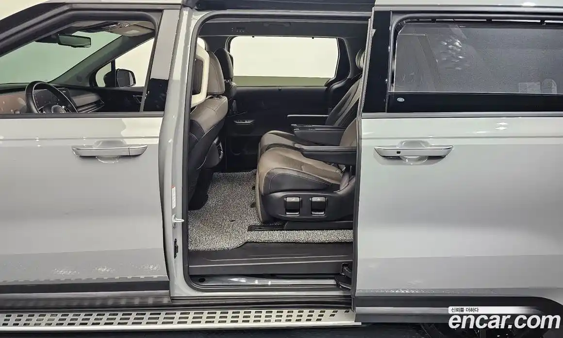 Kia Canival 2024 2.2 Автомат в Москве № 120877, фото 3