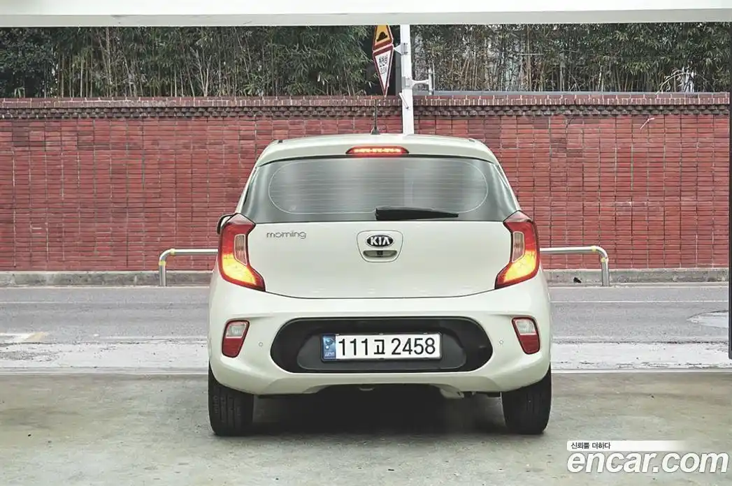 Kia Morning 2018 1.0 Автомат в Москве № 120943, фото 4