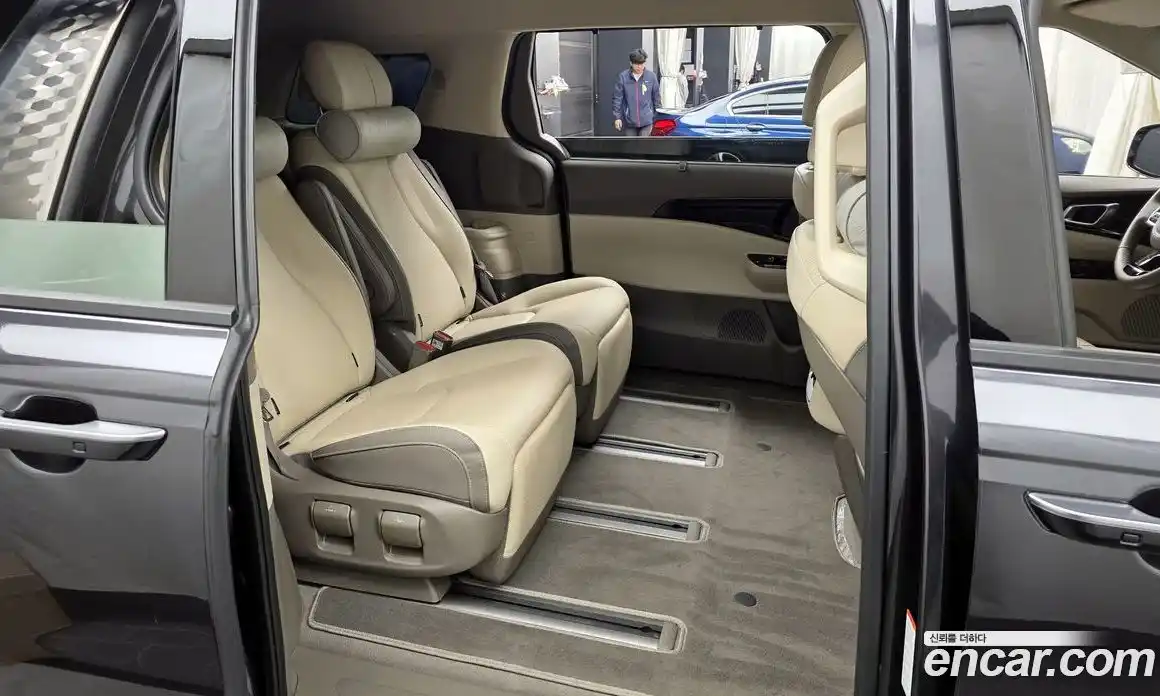 Kia Canival 2023 3.5 Автомат в Москве № 121775, фото 12