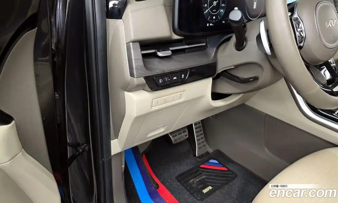 Kia Canival 2023 3.5 Автомат в Москве № 121775, фото 17