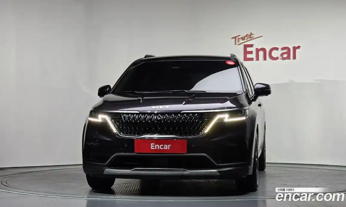 Kia Canival 2023 3.5 Автомат в Москве № 121775, фото 3