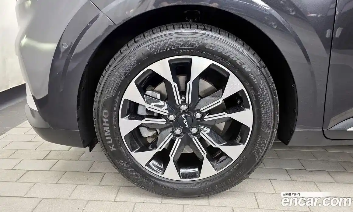 Kia Canival 2023 3.5 Автомат в Москве № 121775, фото 5