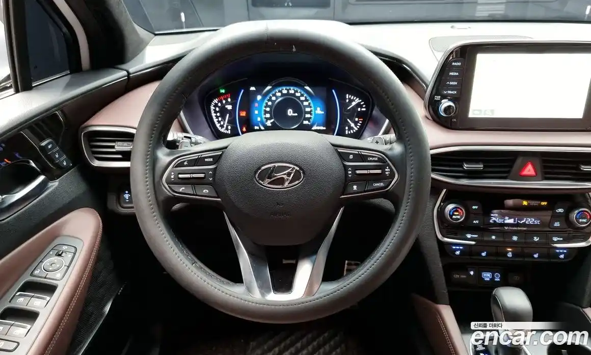 Hyundai Santa Fe 2019 2.0 Автомат в Москве № 123243, фото 13