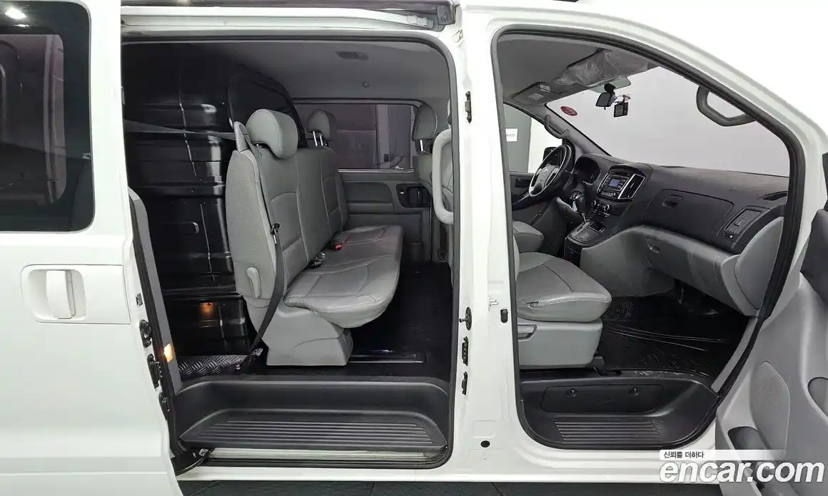 Hyundai Starex 2019 2.5 Автомат в Москве № 126771, фото 11