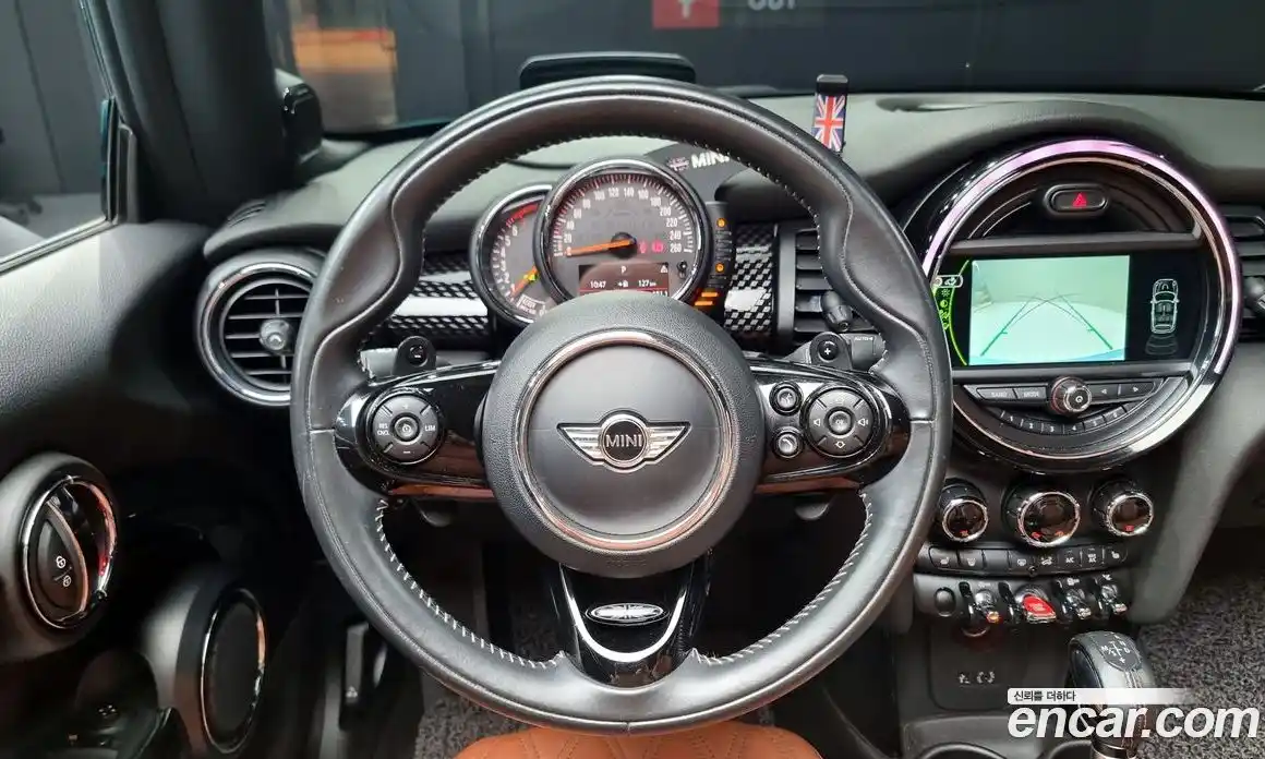 Mini Cooper Convertible 2017 2.0 Автомат в Москве № 136742, фото 12