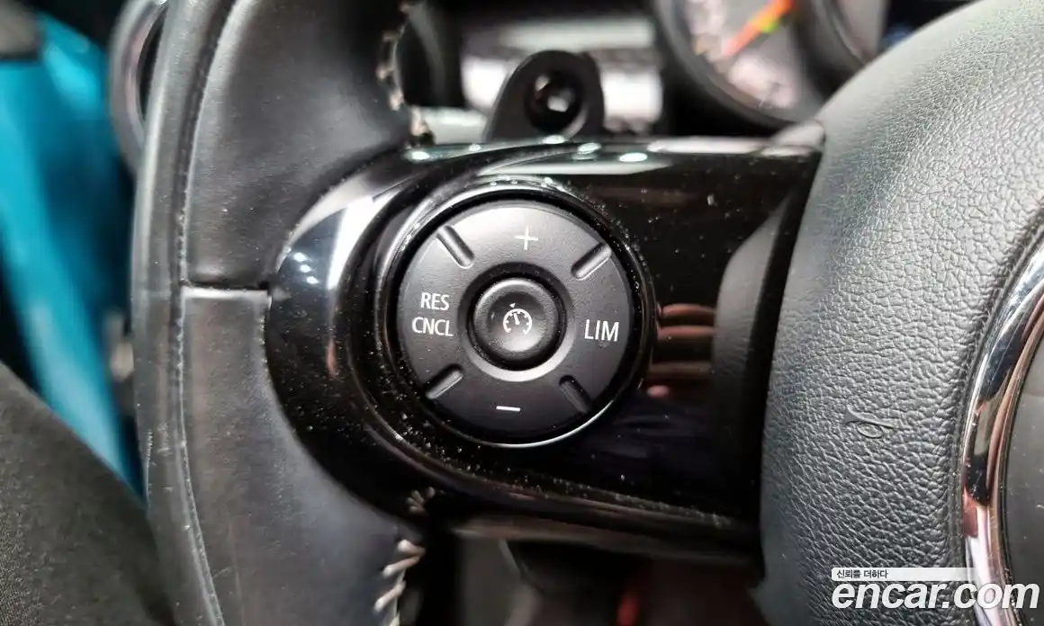 Mini Cooper Convertible 2017 2.0 Автомат в Москве № 136742, фото 16