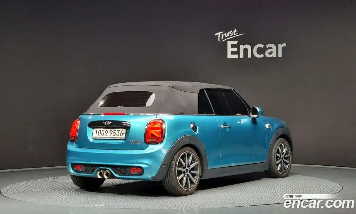 Mini Cooper Convertible 2017 2.0 Автомат в Москве № 136742, фото 19