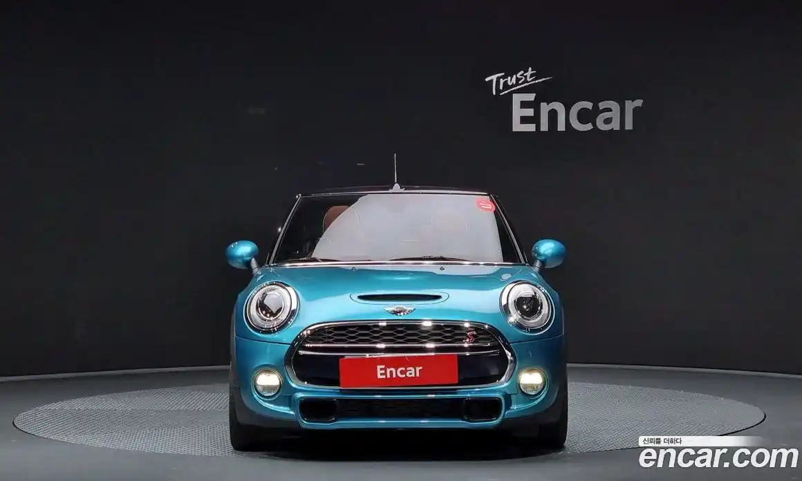 Mini Cooper Convertible 2017 2.0 Автомат в Москве № 136742, фото 3