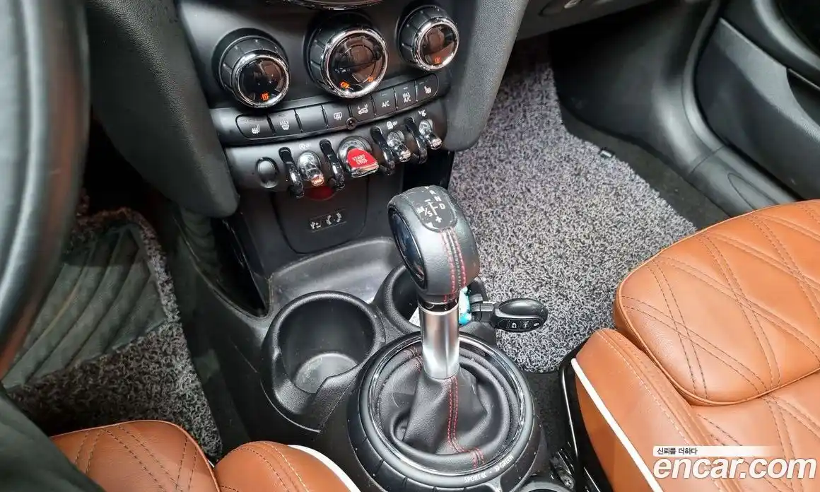 Mini Cooper Convertible 2017 2.0 Автомат в Москве № 136742, фото 9