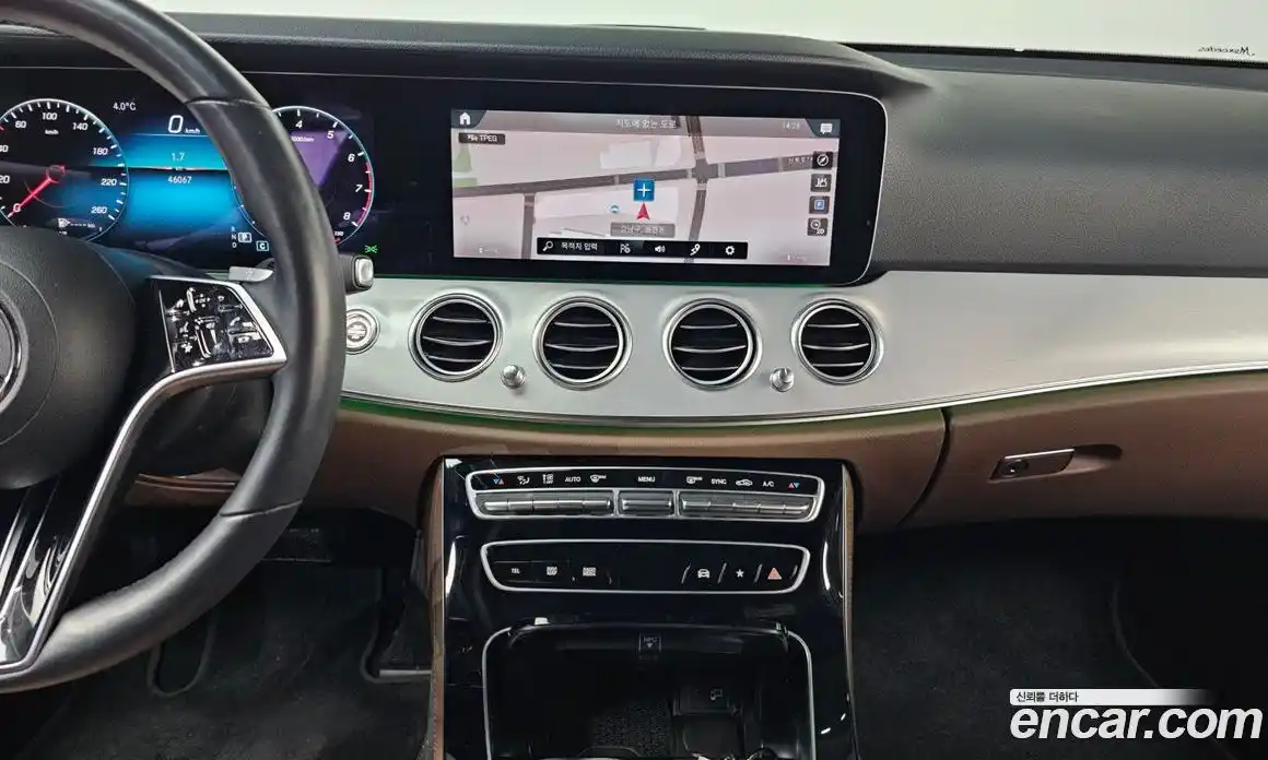 Mercedes-Benz E-Class 2021 2.0 Автомат в Москве № 141560, фото 18