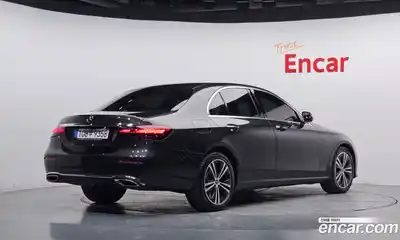 Mercedes-Benz E-Class 2021 2.0 Автомат в Москве № 141560, миниатюра 2