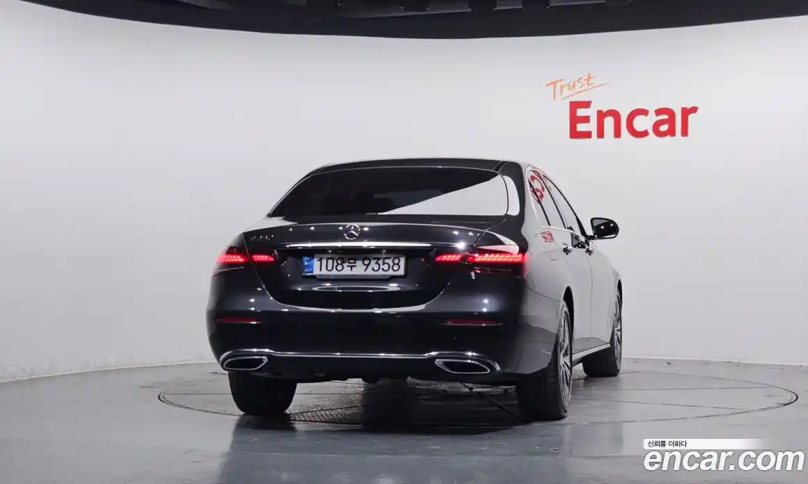 Mercedes-Benz E-Class 2021 2.0 Автомат в Москве № 141560, фото 4