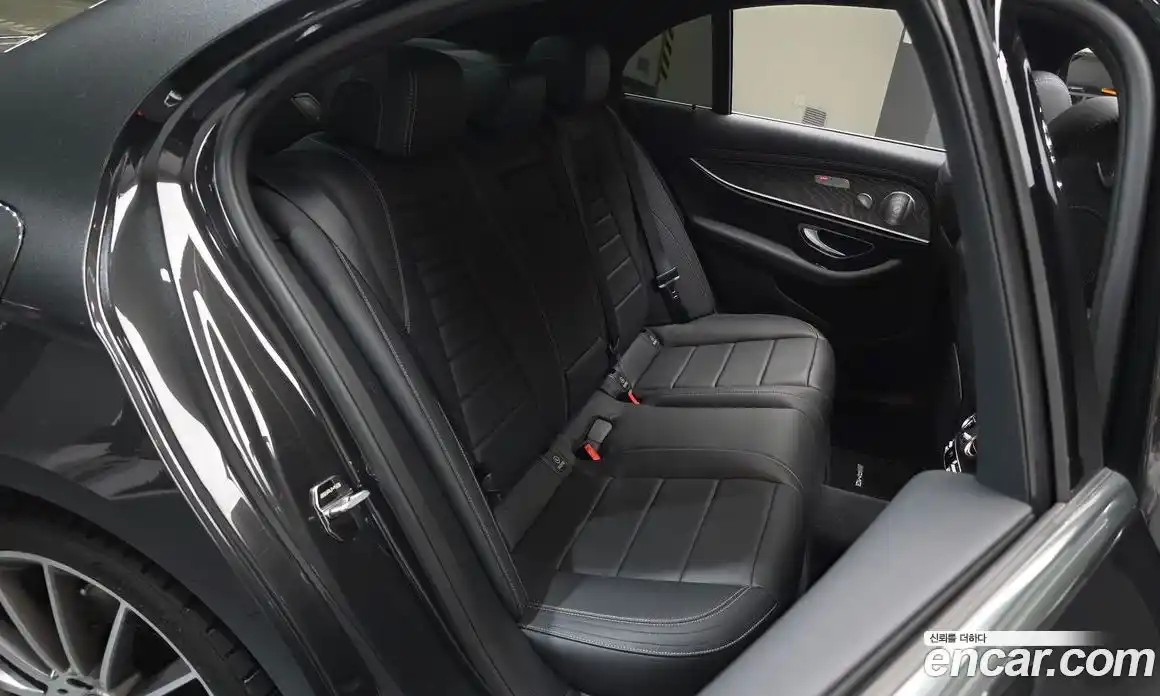 Mercedes-Benz E-Class 2021 2.0 Автомат в Москве № 142497, фото 11