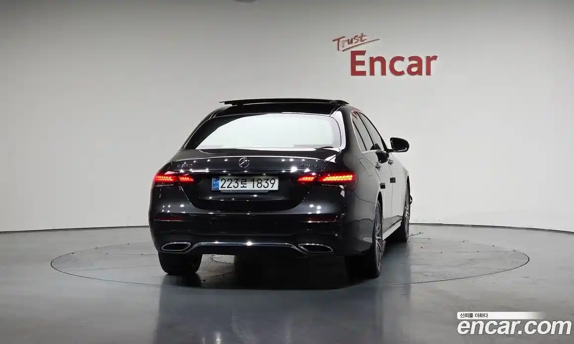 Mercedes-Benz E-Class 2021 2.0 Автомат в Москве № 142497, фото 3