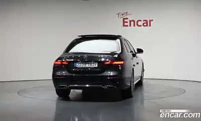 Mercedes-Benz E-Class 2021 2.0 Автомат в Москве № 142497, миниатюра 3