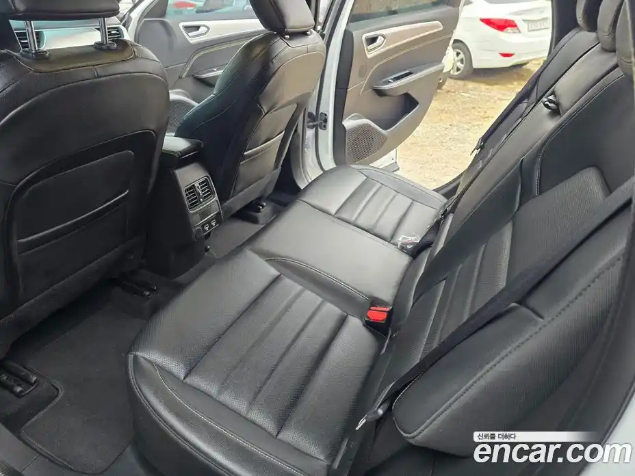 Renault Arkana 2025 1.6 Автомат в Москве № 152030, фото 8