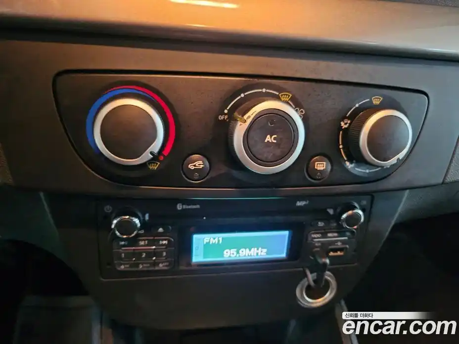 Renault SM3 2015 1.6 Автомат в Москве № 153053, фото 14