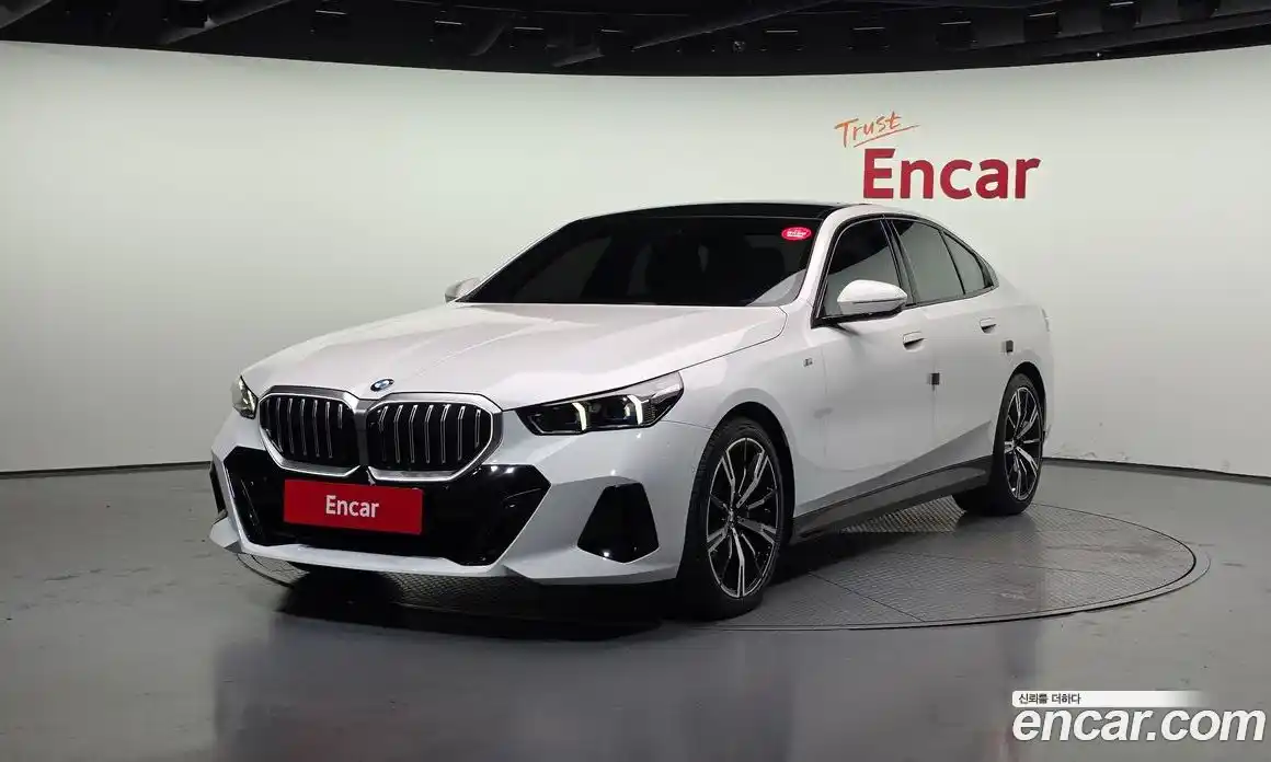 BMW 5-Series 2024 2.0 Автомат в Москве № 154290, фото 1