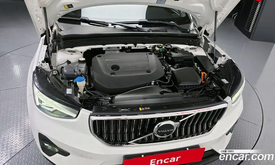 Volvo XC40 2023 2.0 Автомат в Москве № 155497, фото 1