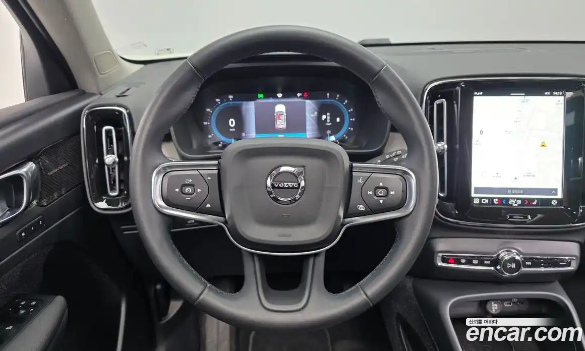 Volvo XC40 2023 2.0 Автомат в Москве № 155497, фото 15