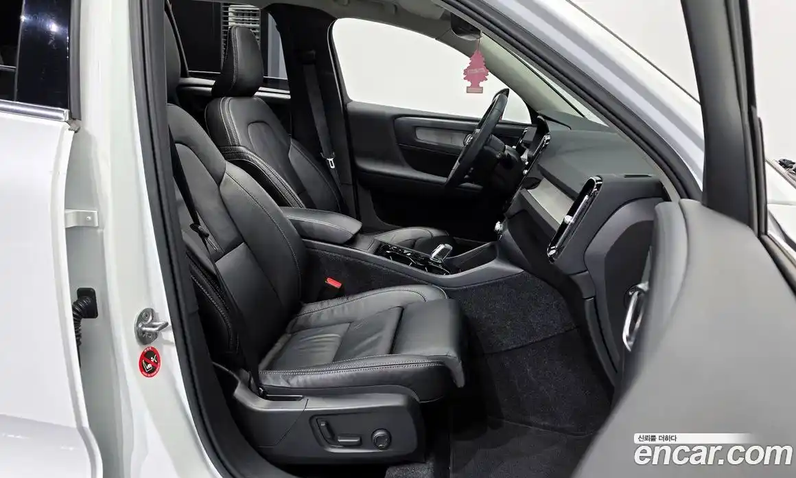 Volvo XC40 2023 2.0 Автомат в Москве № 155497, фото 16