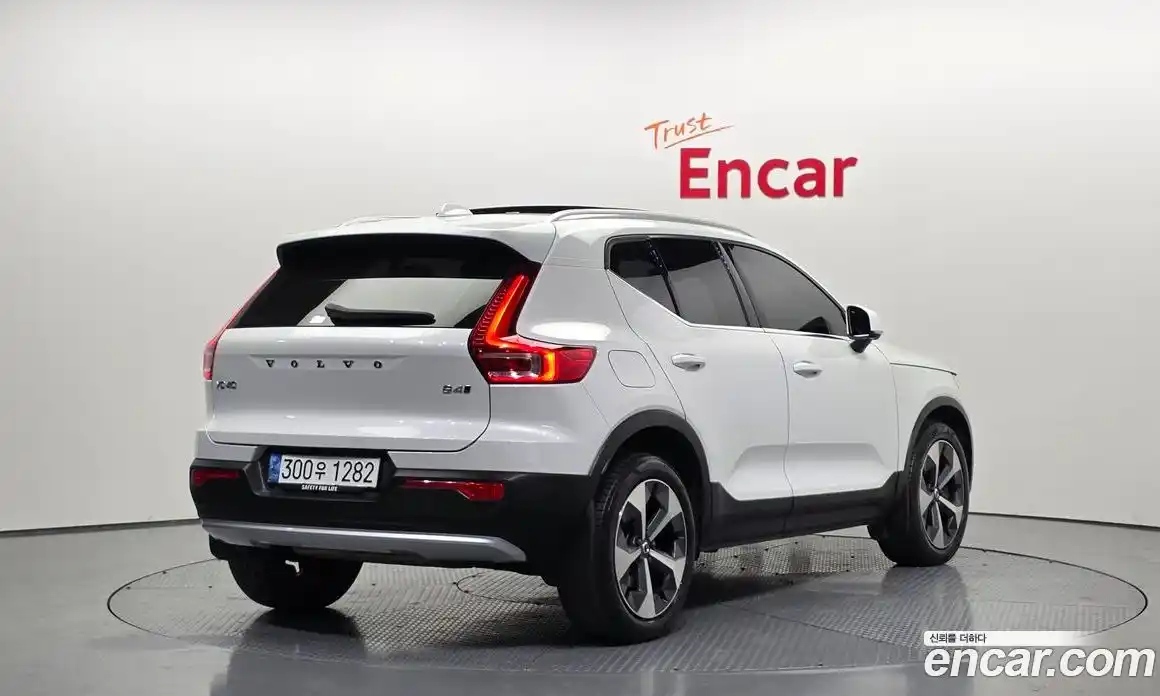 Volvo XC40 2023 2.0 Автомат в Москве № 155497, фото 8