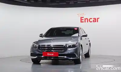 Mercedes-Benz E-Class 2022 2.0 Автомат в Москве № 160223, миниатюра 3