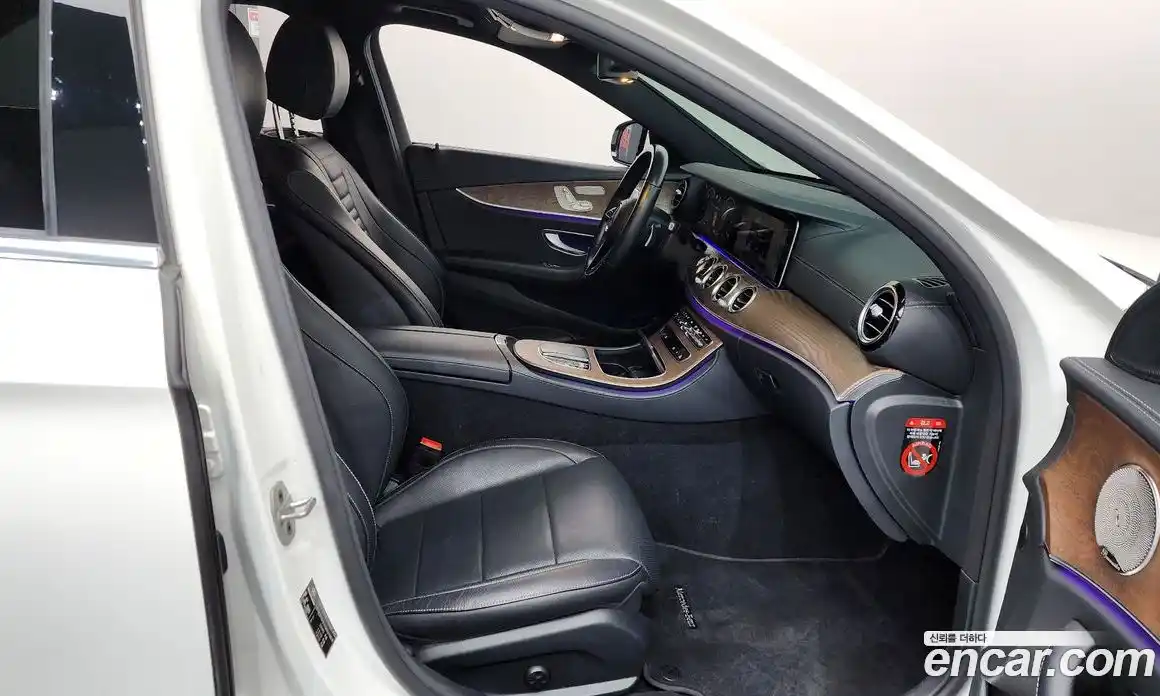 Mercedes-Benz E-Class 2022 1.9 Автомат в Москве № 160623, фото 14