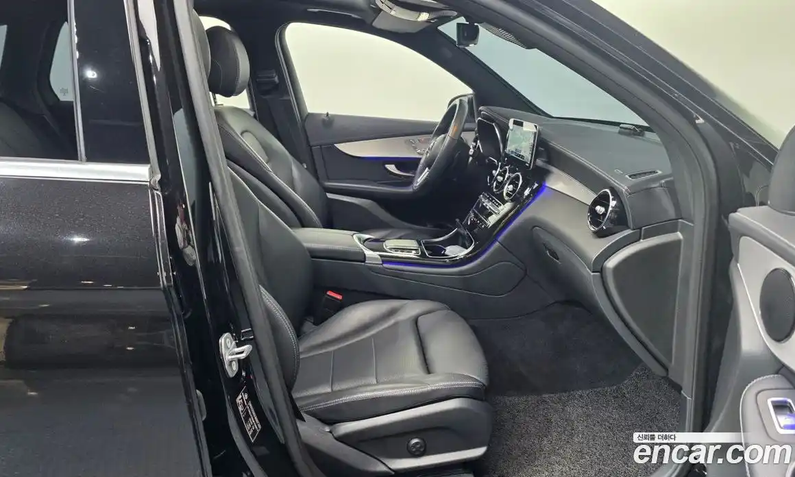 Mercedes-Benz GLC-Class 2021 1.9 Автомат в Москве № 160817, фото 1