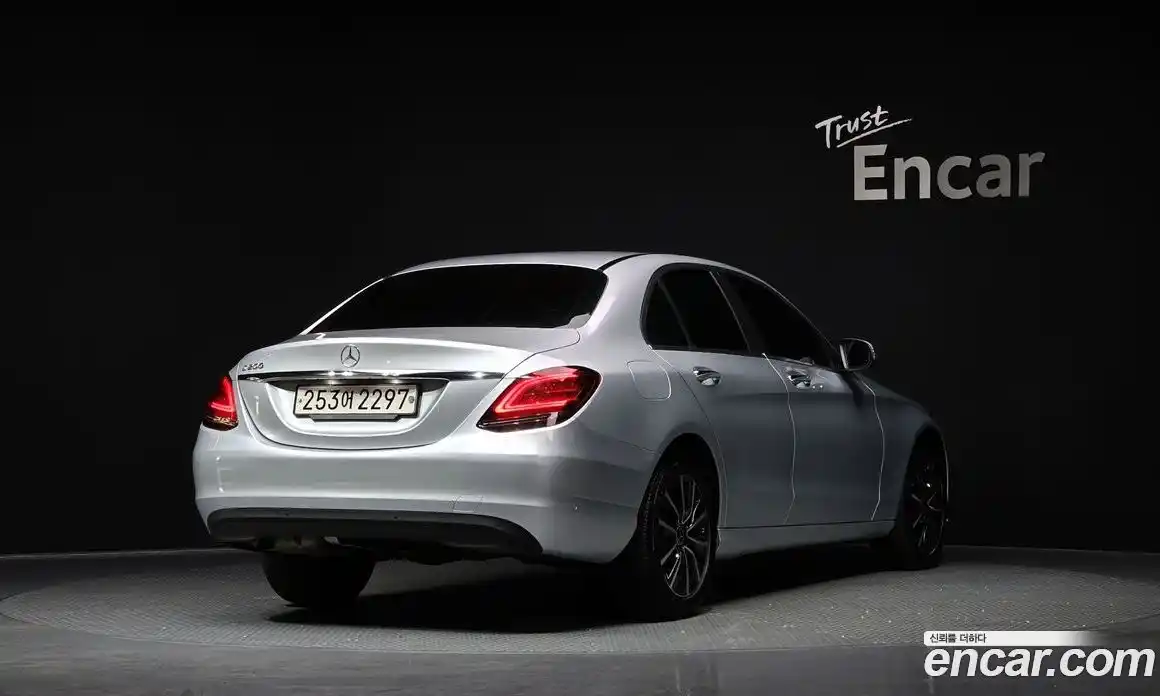 Mercedes-Benz C-Class 2019 2.0 Автомат в Москве № 161084, фото 2