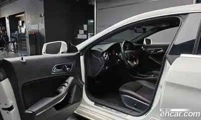 Mercedes-Benz CLA-Class 2018 2.0 Автомат в Москве № 162029, миниатюра 2