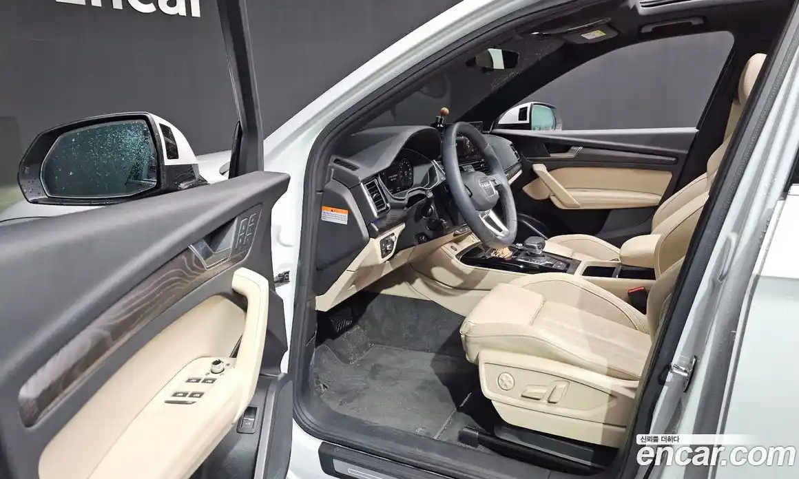 Audi Q5 2023 2.0 Автомат в Москве № 162366, фото 14