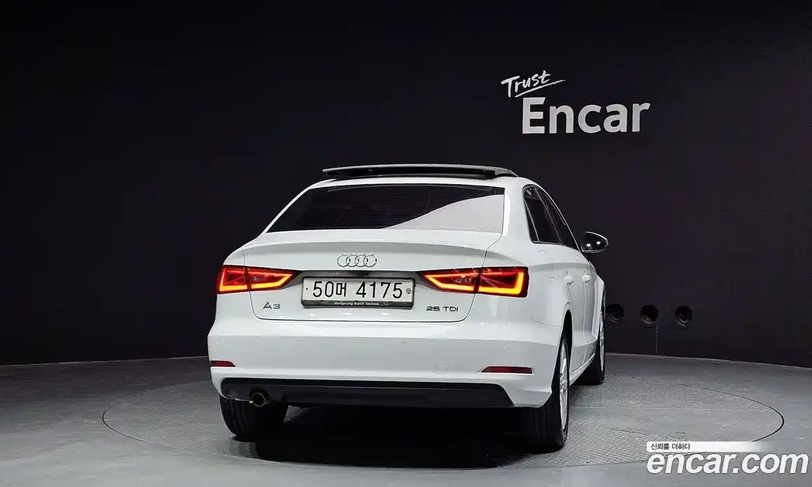 Audi A3 2015 1.6 Автомат в Москве № 163284, фото 12