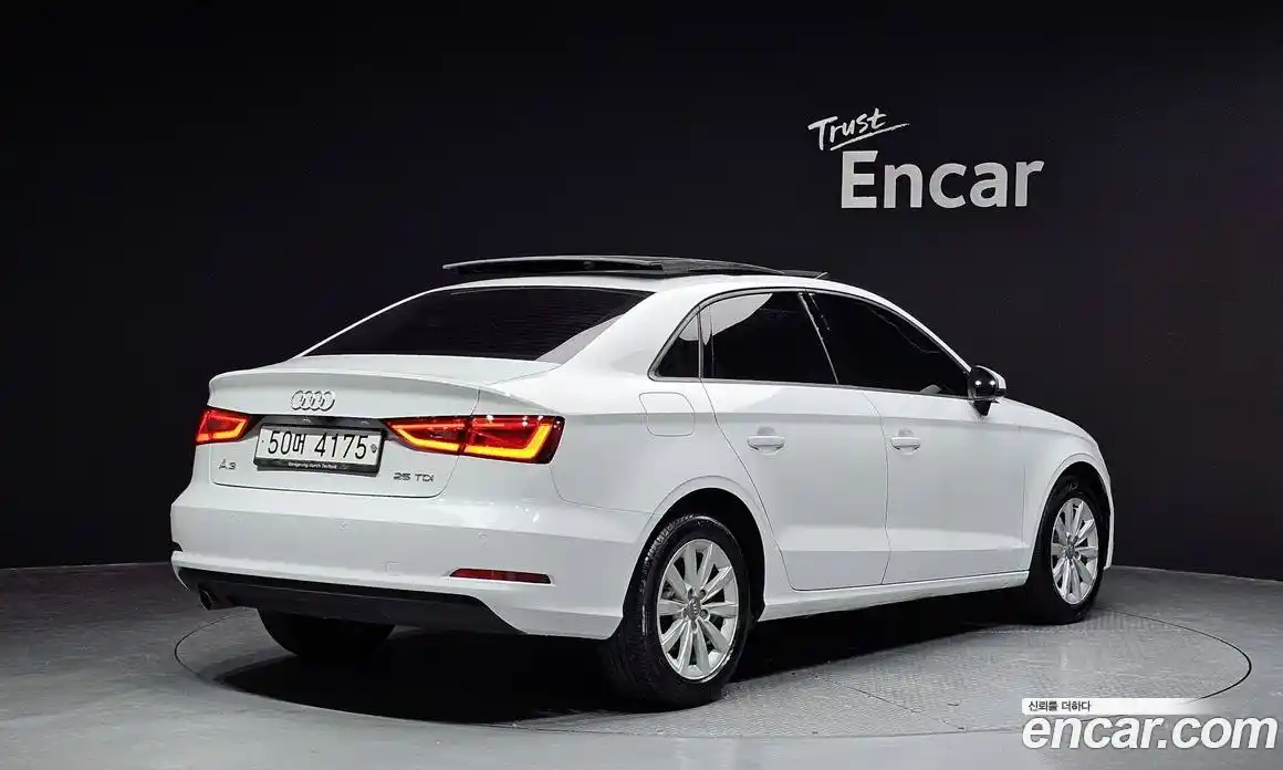 Audi A3 2015 1.6 Автомат в Москве № 163284, фото 15