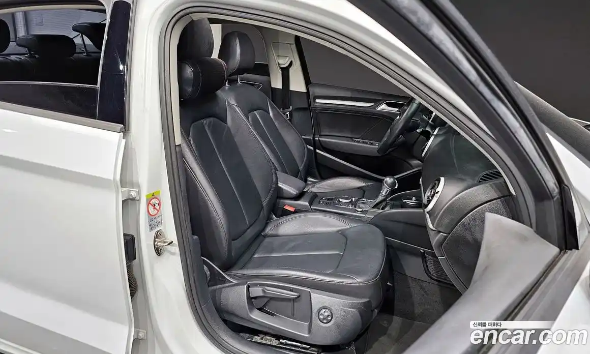 Audi A3 2015 1.6 Автомат в Москве № 163284, фото 16