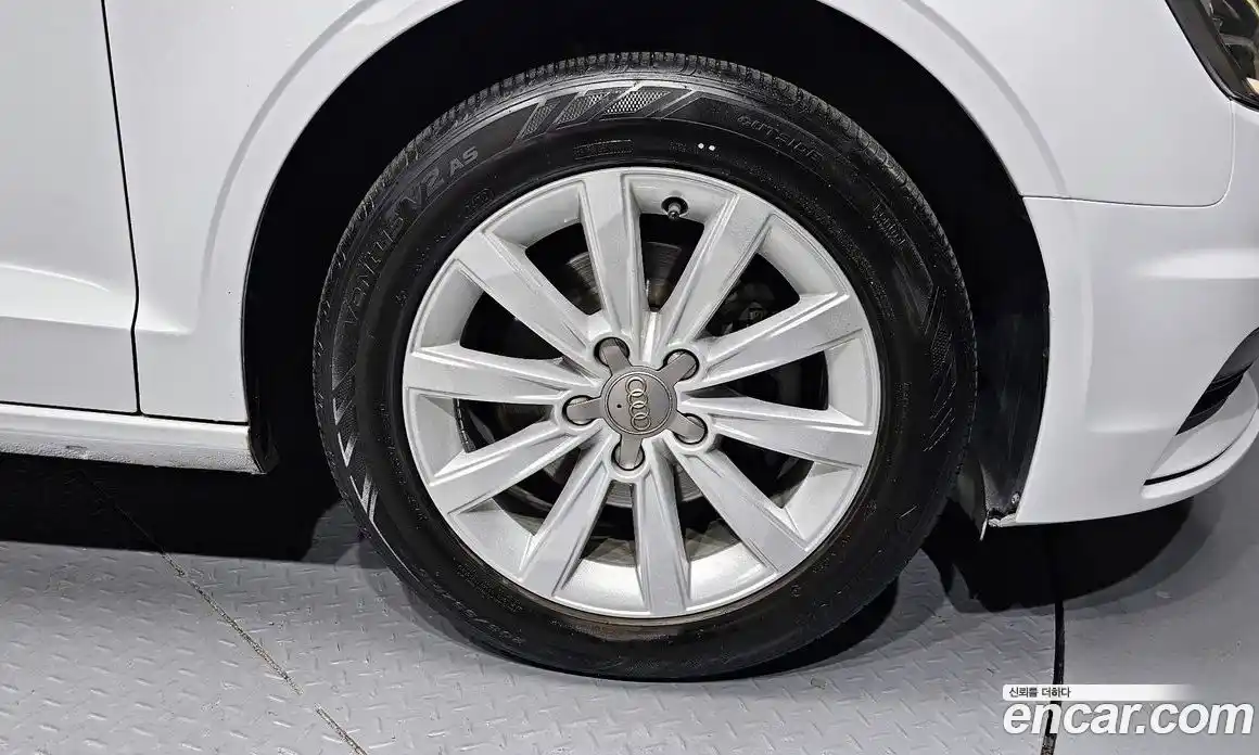 Audi A3 2015 1.6 Автомат в Москве № 163284, фото 3