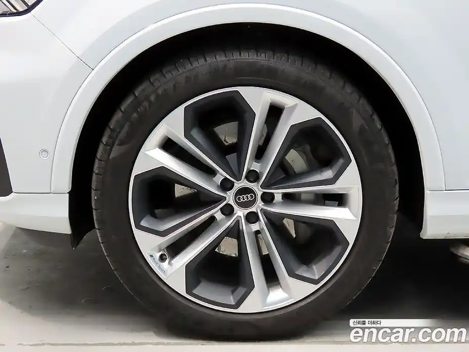 Audi Q7 2023 3.0 Автомат в Москве № 163937, фото 5