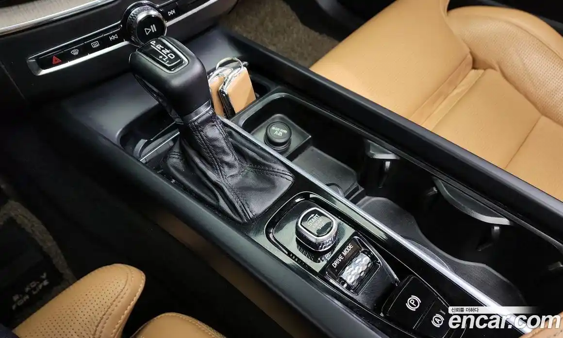 Volvo XC60 2020 2.0 Автомат в Москве № 164652, фото 9