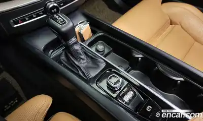 Volvo XC60 2020 2.0 Автомат в Москве № 164652, миниатюра 9