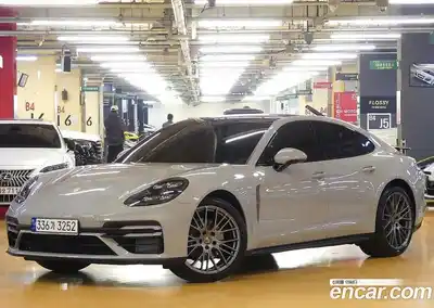 Porsche Panamera, 2022