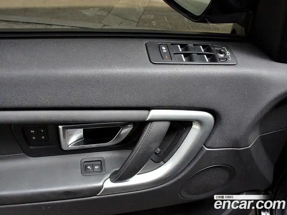 Land Rover Discovery Sport 2018 2.0 Автомат в Москве № 166287, фото 17