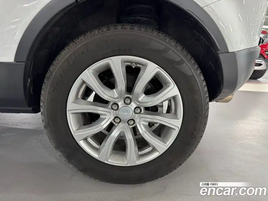 Land Rover Range-Rover Evoque 2018 2.0 Автомат в Москве № 166725, фото 5