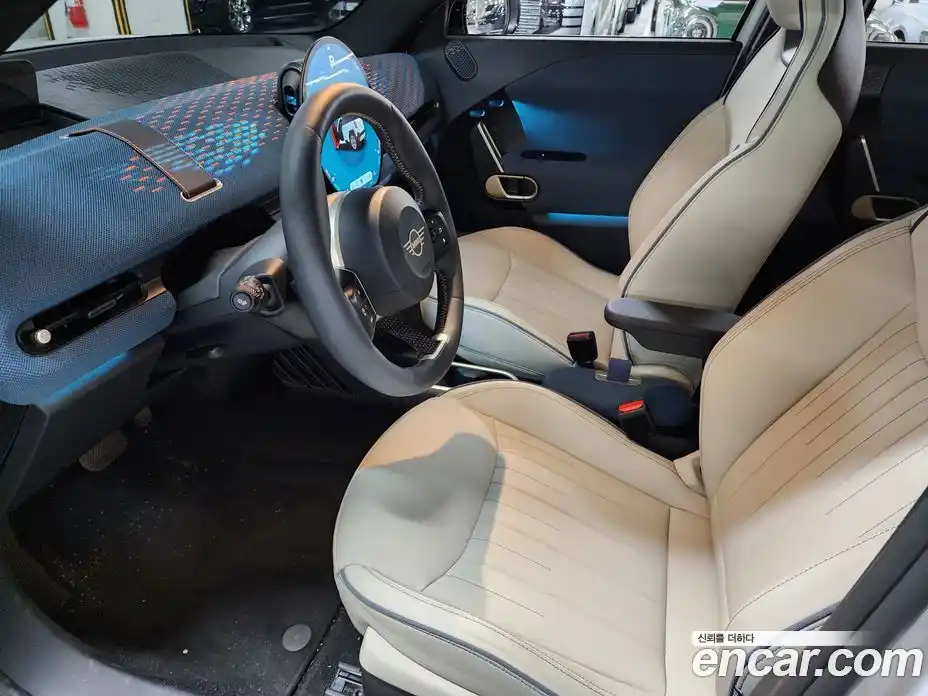 Mini Aceman 2025 0.1 Автомат в Москве № 167369, фото 9