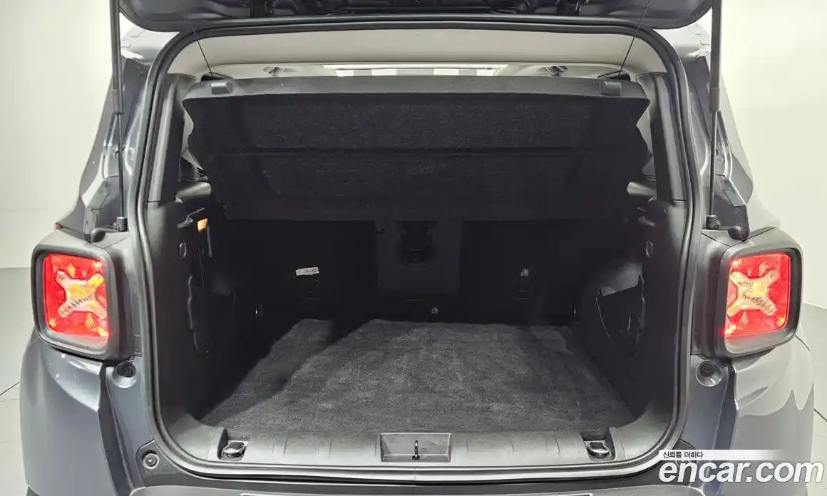 Jeep Renegade 2022 1.3 Автомат в Москве № 169432, фото 16