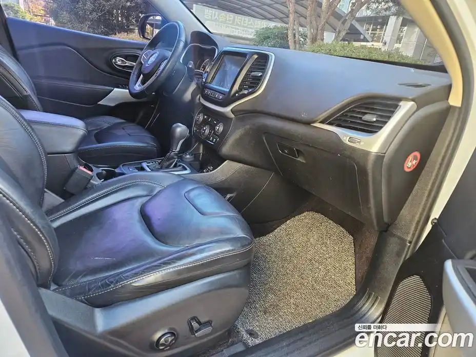 Jeep Cherokee 2017 2.4 Автомат в Москве № 170075, фото 18