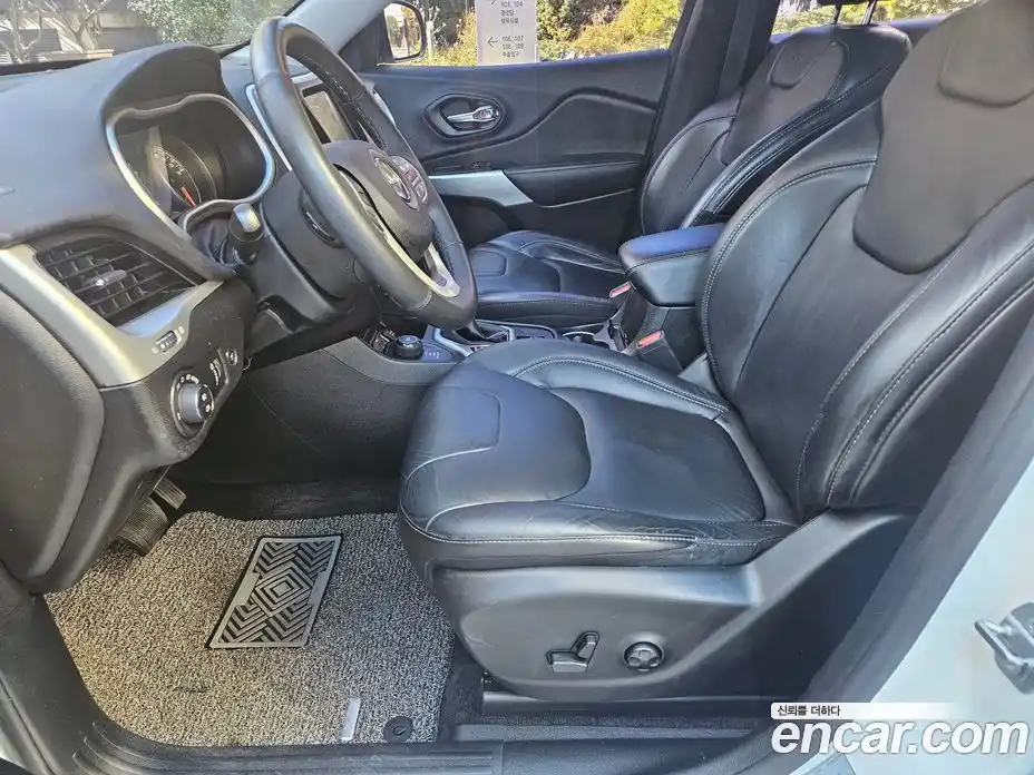 Jeep Cherokee 2017 2.4 Автомат в Москве № 170075, фото 19