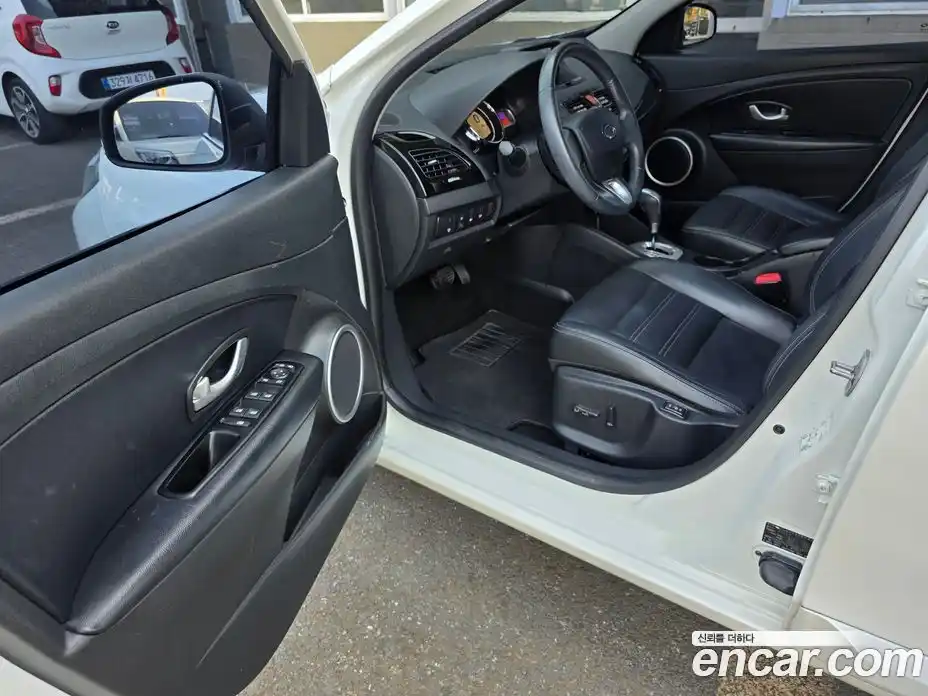 Renault SM3 2016 1.6 Автомат в Москве № 186452, фото 18