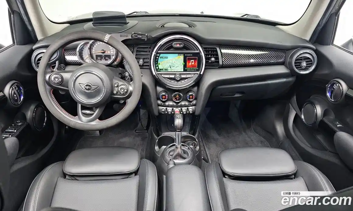 Mini Cooper 2019 2.0 Автомат в Москве № 187091, фото 18