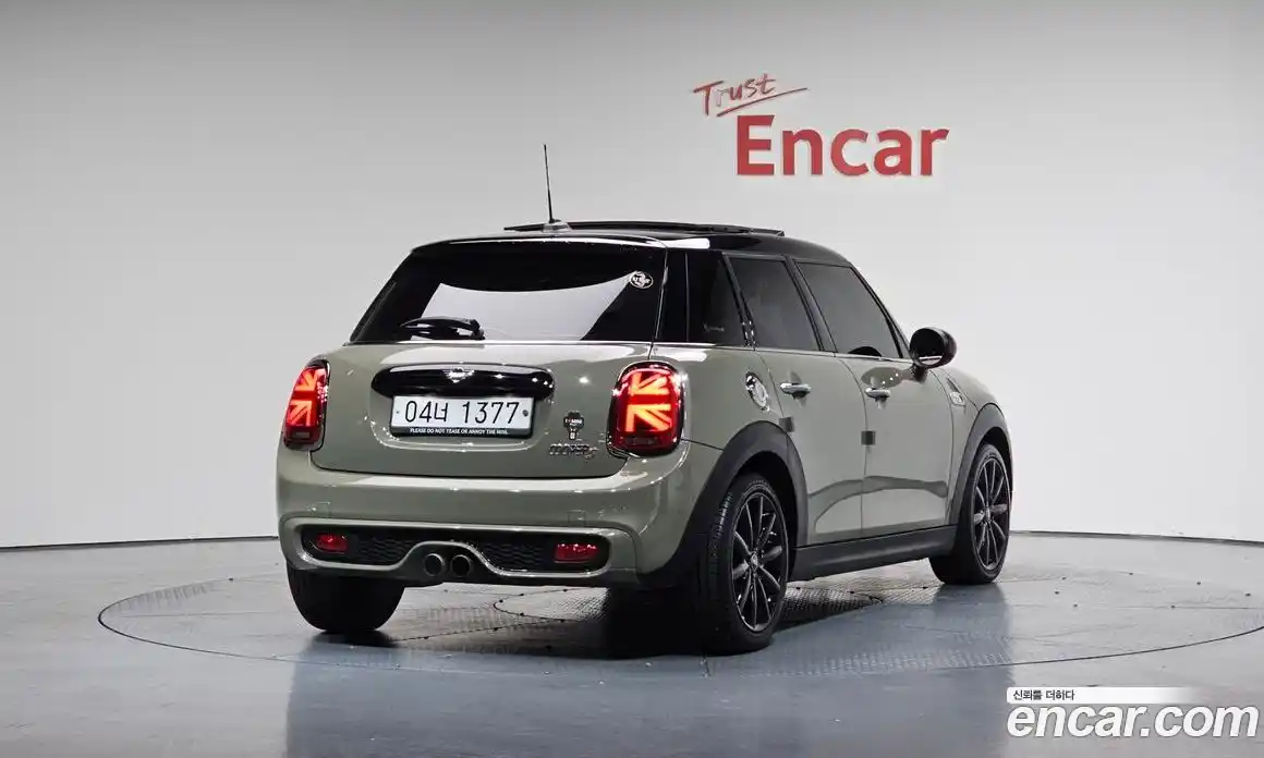 Mini Cooper 2019 2.0 Автомат в Москве № 187091, фото 4